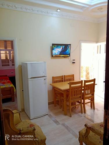 شقة مفروشة للايجار فى راس البر سادس مطل من البحر