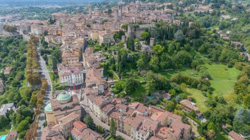 Ein allgemeiner Blick auf Bergamo oder ein Stadtblick von der Ferienwohnung aus