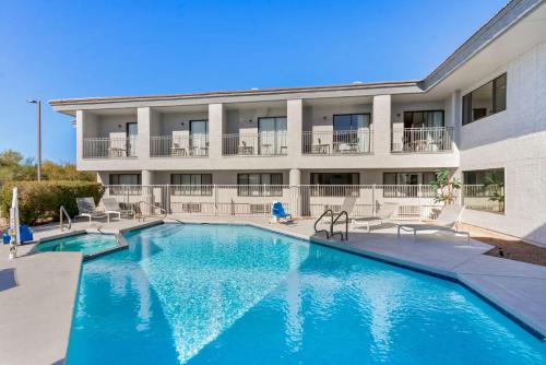Bazén v ubytování Spark by Hilton Fountain Hills Scottsdale nebo v jeho okolí