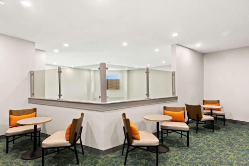 Gambar di galeri bagi Spark by Hilton Newest Hotel in Williams CA di Williams