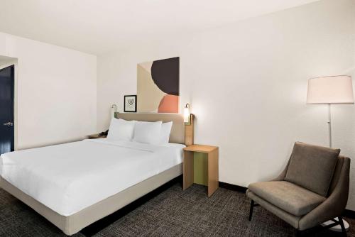 Katil atau katil-katil dalam bilik di Spark by Hilton Newest Hotel in Williams CA