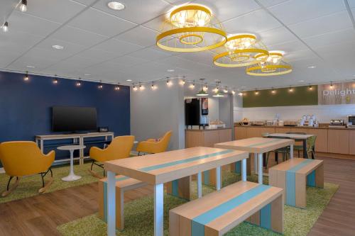 Køkken eller tekøkken på Spark by Hilton Savannah Midtown