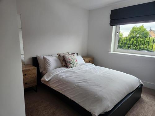 Stunning 3Bed with Balcony and Free Parking photo 14