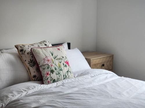 Stunning 3Bed with Balcony and Free Parking photo 18