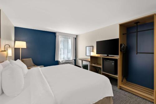 Spark By Hilton Tiftonにあるベッド