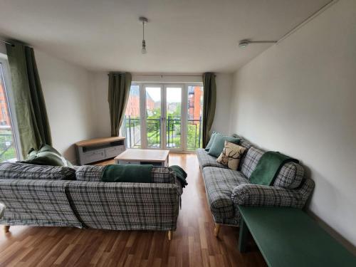 Stunning 3Bed with Balcony and Free Parking photo 21
