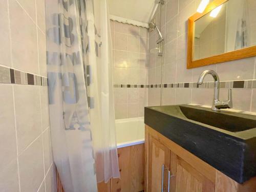 Studio cabine aux Ménuires, au pied des pistes, pour 4 personnes - FR-1-452-138