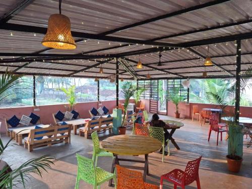 Χώρος καθιστικού στο Iris Homestay Goa
