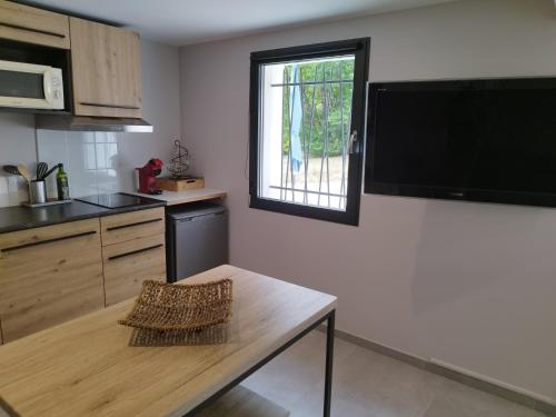Dapur atau dapur kecil di Cosy Studio à Le Vigan-en-Quercy, Lot