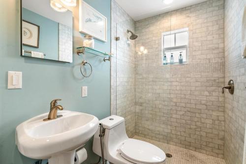 Koupelna v ubytování Historic Key Largo Cottage