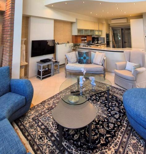Modern Villa in the heart of Athens Riviera with garden