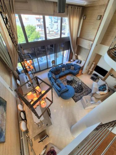 Modern Villa in the heart of Athens Riviera with garden