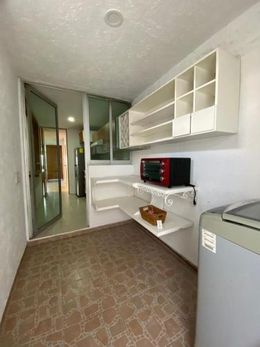 Η κουζίνα ή μικρή κουζίνα στο Comfortable Home near everything