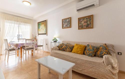 2 Bedroom Cozy Apartment In Torrevieja