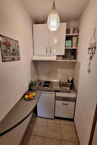 Apartments and rooms with parking space Hvar - 13161