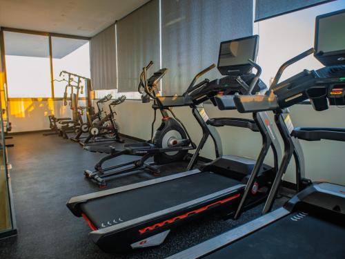 Fitness centrum a/nebo fitness zařízení v ubytování Newly 1 bedroom apartment by Galeria 360
