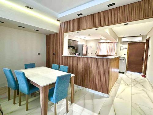 Marina 2, luxury chalet شاليه فندقي في مارينا