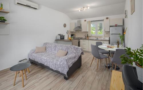 Cozy Home In Labin With Wifi