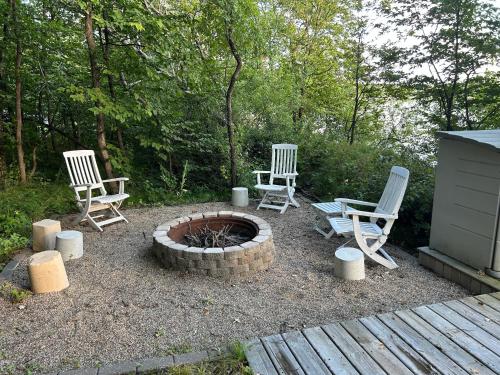 Κήπος έξω από το Restful Retreat on the Lake - Natural and Peaceful