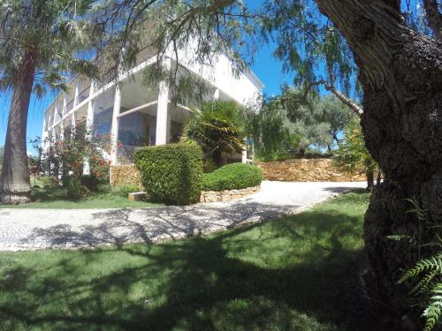 Jardin de l'établissement Luzmar Villas