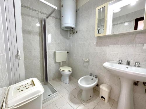 Ένα μπάνιο στο Apartment in Caorle near Beach and Pool