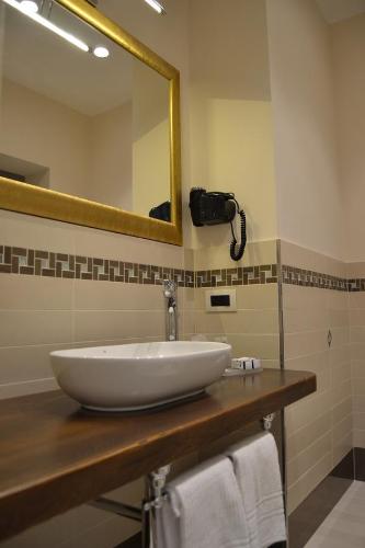 Bilik mandi di Agriturismo De Luca