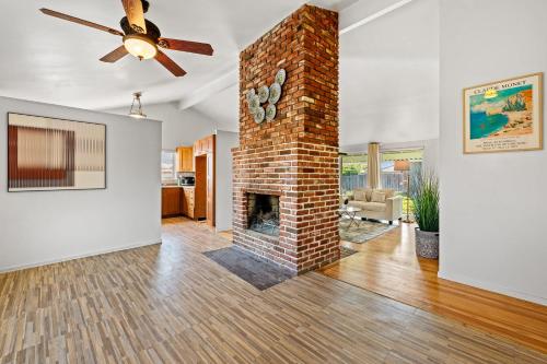 Gallery image of Perfect Family Home with Fireplace & Spacious Yard in Duarte