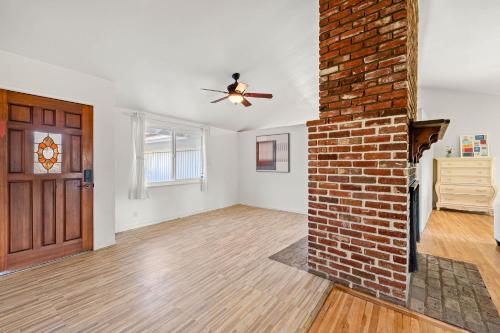 Gallery image of Perfect Family Home with Fireplace & Spacious Yard in Duarte