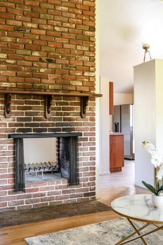 Gallery image of Perfect Family Home with Fireplace & Spacious Yard in Duarte