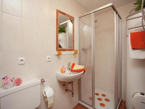 Um banheiro em Apartment in Stuhlfelden near Ski Lift