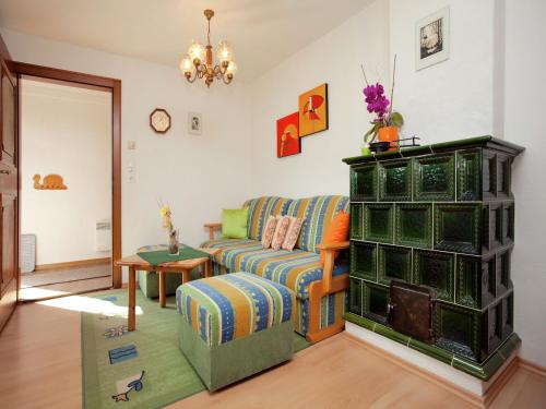 Uma área de estar em Apartment in Stuhlfelden near Ski Lift