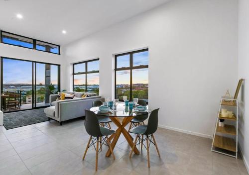 Χώρος καθιστικού στο Khandalla Apartments