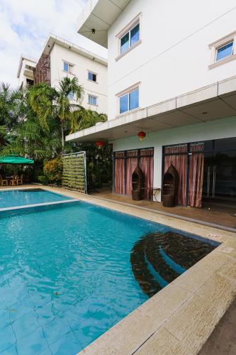 Bazén v ubytování Palawan Uno Hotel nebo v jeho okolí