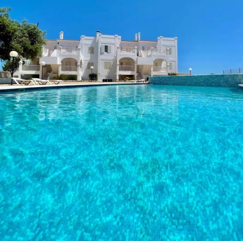 Swimmingpoolen hos eller tæt på Appartement vue sur mer Apartamento vista al Mar Sea View apartment