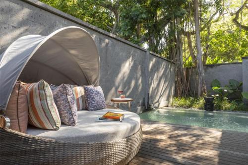 Χώρος καθιστικού στο Andaz Bali, By Hyatt