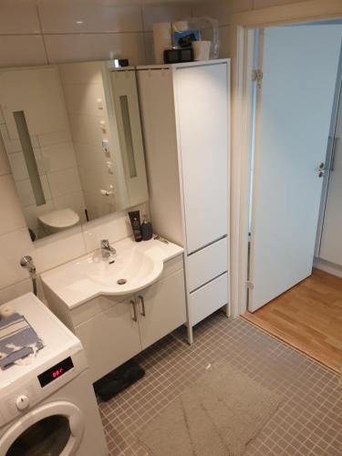 Ένα μπάνιο στο Modern apartment