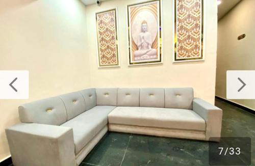 Zona de estar de Hotel Paras Inn 2