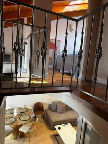 Χώρος καθιστικού στο Tollmere Hospitality Λύχνος suite