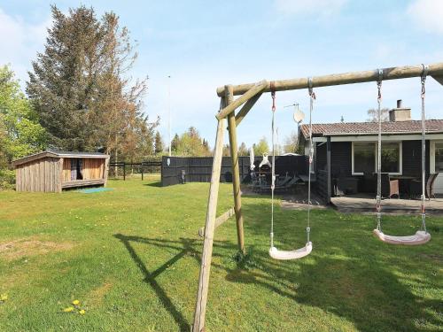 Herní místnost nebo prostor pro děti v ubytování 6 person holiday home in Hadsund-By Traum