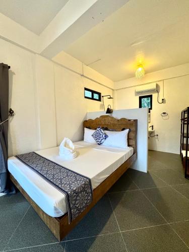 Ένα ή περισσότερα κρεβάτια σε δωμάτιο στο Stone Manor Inn