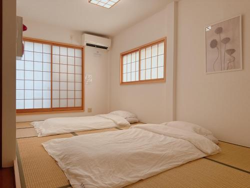 Sanmai Kuromon ,Near Kuromon Market, Namba, Dotonbori, Shinsaibashi 10-minute walk House