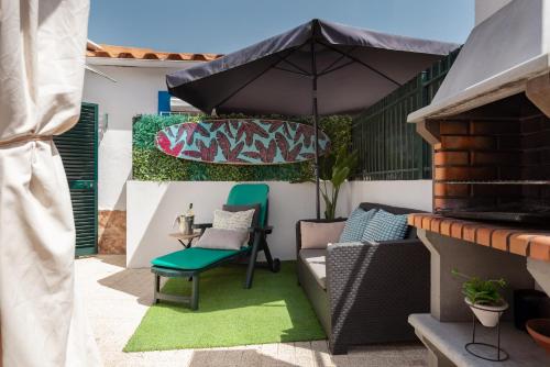 "Linda's Guest House" Beach House with Private Patio & Hot Tub, 3 Min from the Beach