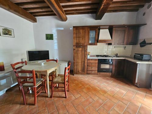 Cucina o angolo cottura di Bilocale indipendente a 10' da Pisa