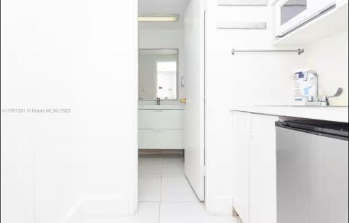 Η κουζίνα ή μικρή κουζίνα στο UNIT #908 Castle Beach Club Condominium