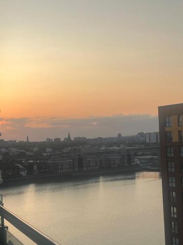Gambar di galeri bagi Itchen river view apartment di Southampton