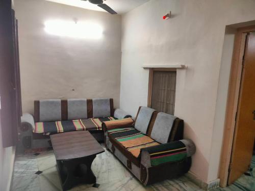 Χώρος καθιστικού στο Laxmanji villas