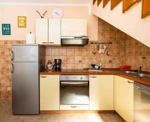Apartman None