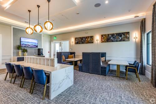 Pinnacle Apartments W Amenties by Heavenly Homes photo 23