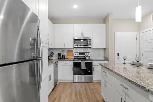 Pinnacle Apartments W Amenties by Heavenly Homes photo 7