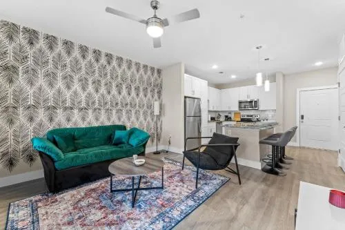 Pinnacle Apartments W Amenties by Heavenly Homes photo 1